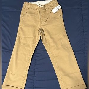 Old Navy toddler boys khakis. Size 4T. NWT.